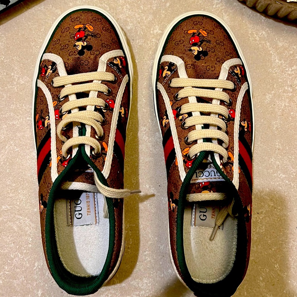 Size 39 Gucci Tennis Shoes.